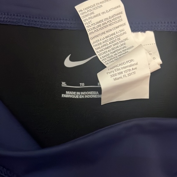 Blue Nike shorts size XL - Picture 3 of 6